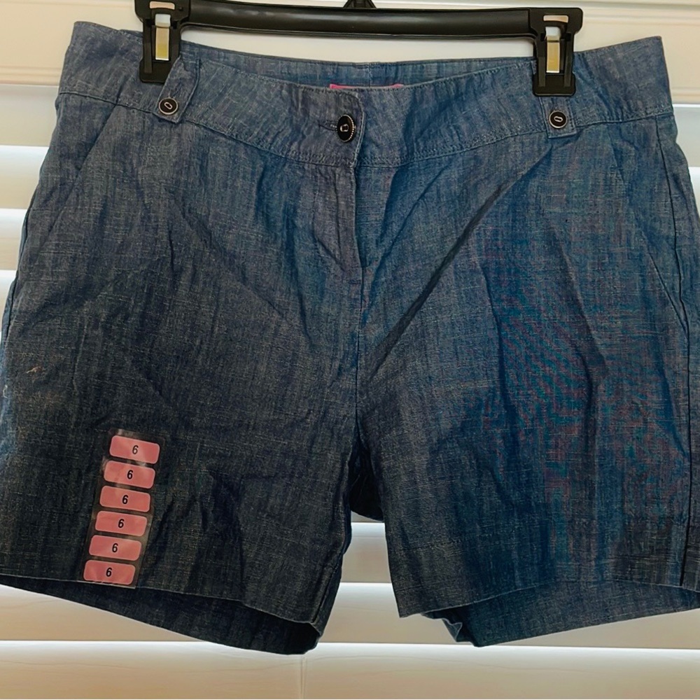 Issac Mizrahi Blue Denim Shorts with Front Pockets and Faux Back Pockets.